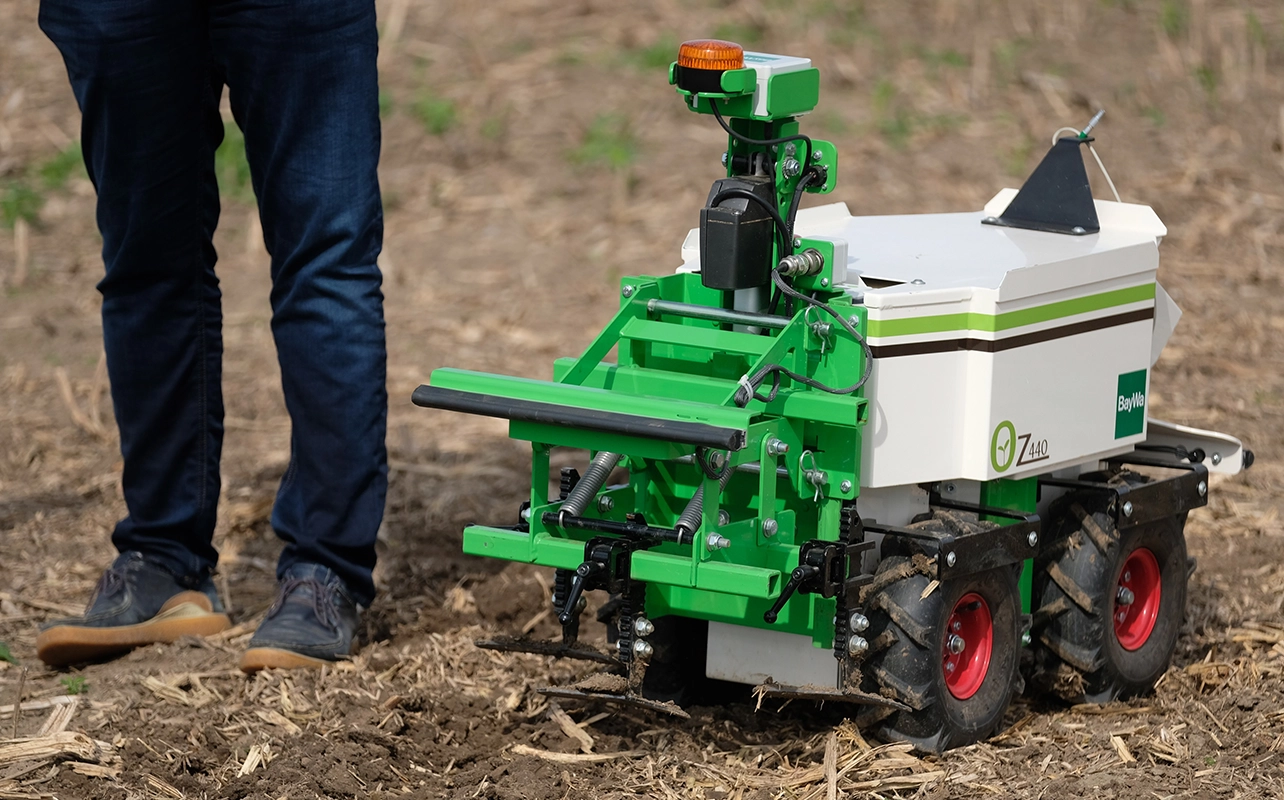 The autonomous field robot “OZ" ©picture alliance/dpa/dpa-Zentralbild | Sebastian Willnow