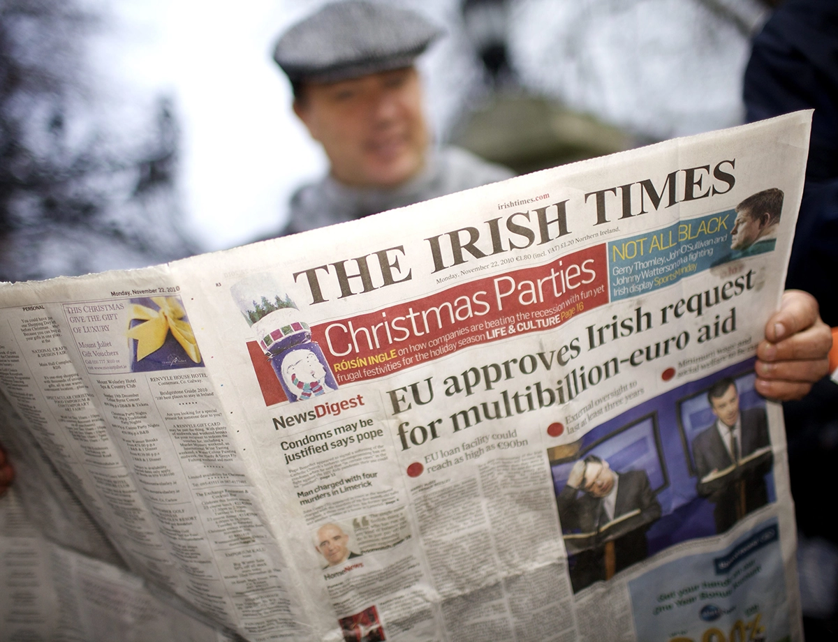 Titelseite der Irish Times vom 22. November 2010. picture alliance / dpa | Enda Doran