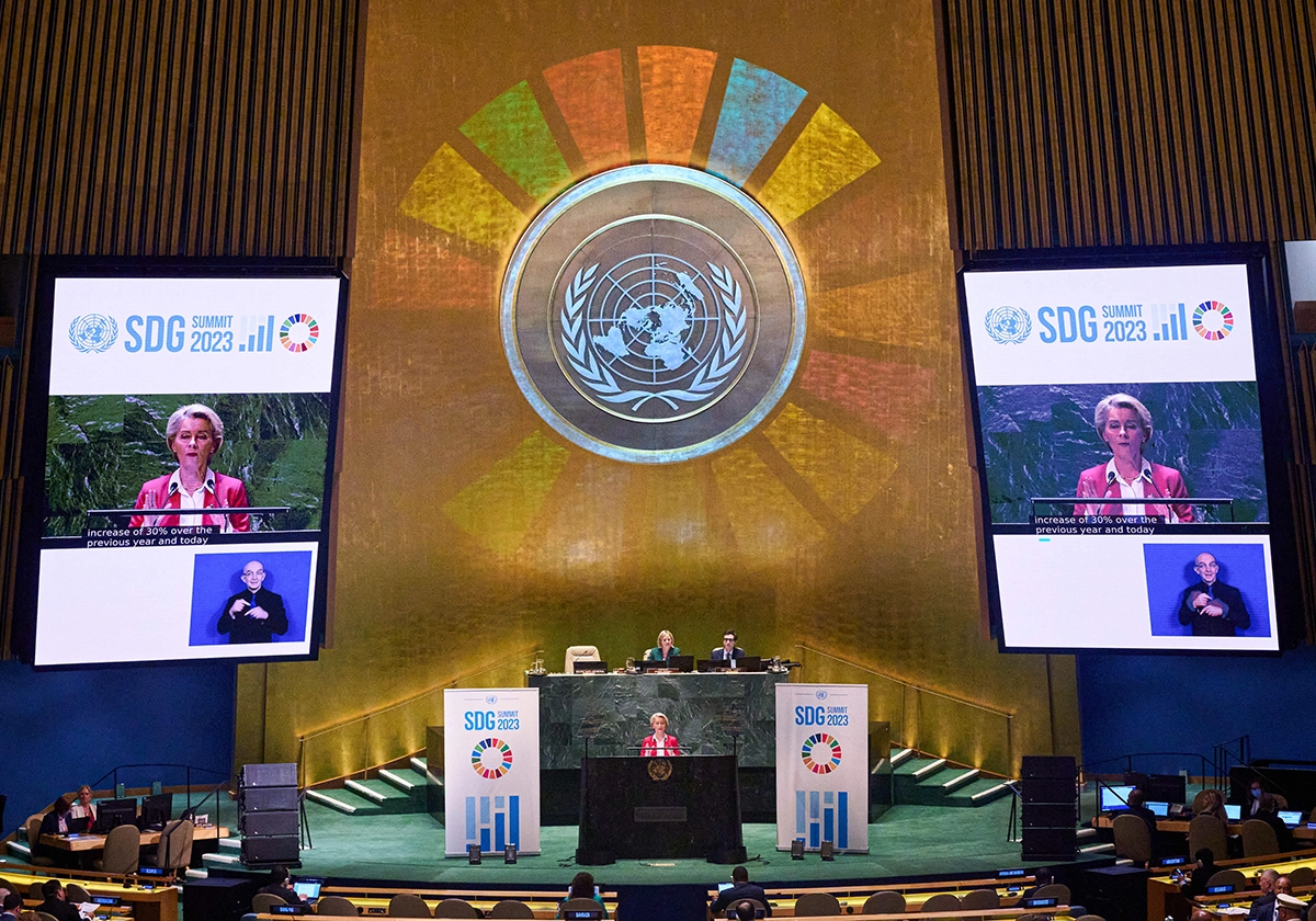 Wirtschaftswachstum und Nachhaltigkeit: Ursula von der Leyen diskutiert mit den "Sustainable Development Goals" (SDG) der Vereinten Nationen eben dieses Spannungsfeld. Versammlung der Vereinten Nationen | picture alliance / Hans Lucas | POOL UNION EUROPEENNE / AGENCE HANS LUCAS