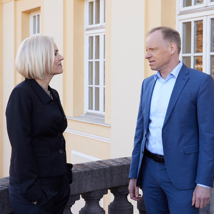 Stephanie Dittmer and Clemens Fuest, pictured on the balcony of the ifo main building.