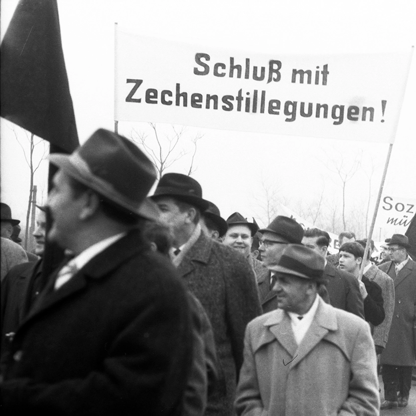 Demonstration gegen Zechenschließungen © picture alliance / Klaus Rose